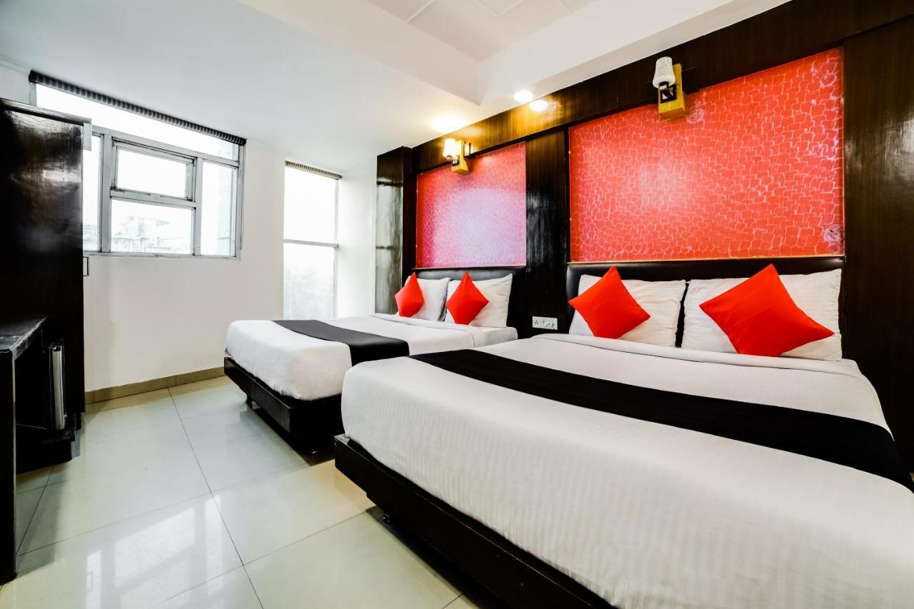 Capital O 6408 Hotel Delhi Heart Нью-Дели Экстерьер фото