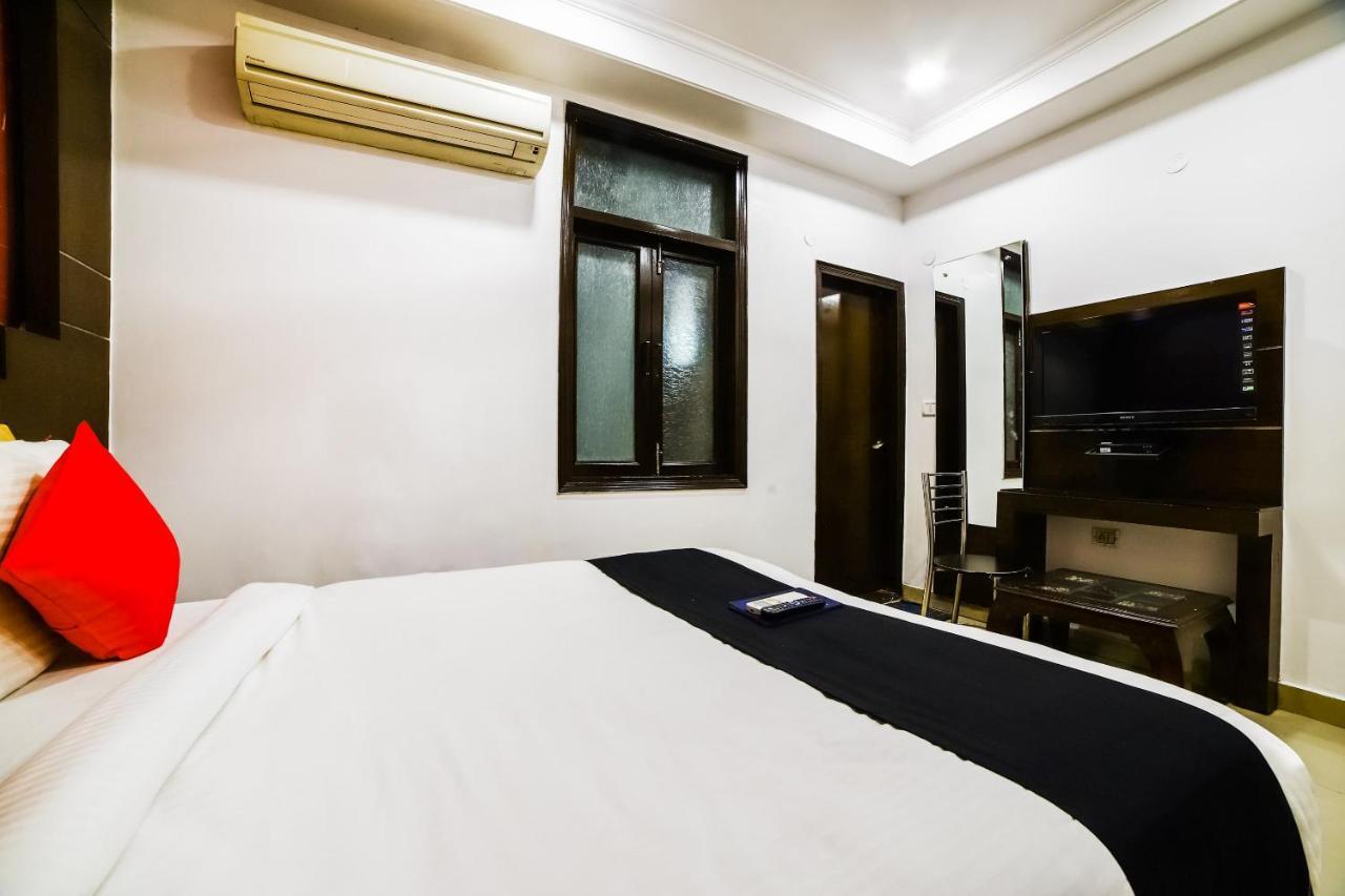 Capital O 6408 Hotel Delhi Heart Нью-Дели Экстерьер фото